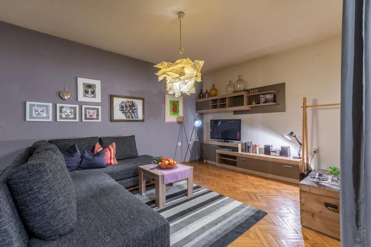 Apartment Lota With Heated Pool On Top Location Supetar Exterior foto