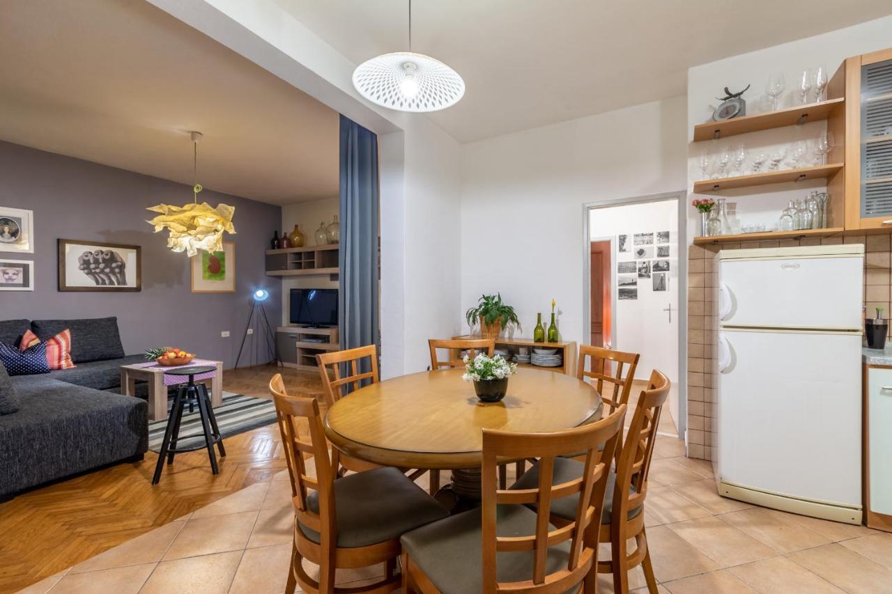 Apartment Lota With Heated Pool On Top Location Supetar Exterior foto